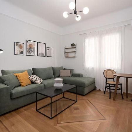 Vibrant Urban Getaway: Modern 1-Bedroom Near Bars, Parks, And Metro Αθήνα Εξωτερικό φωτογραφία