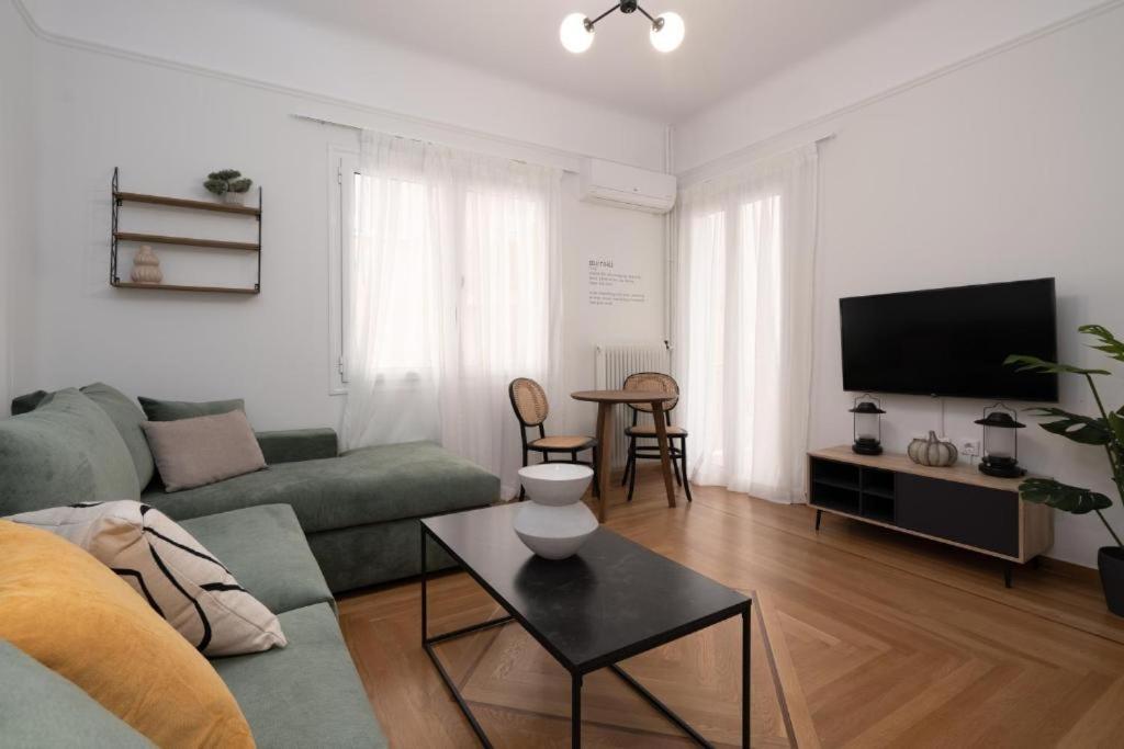 Vibrant Urban Getaway: Modern 1-Bedroom Near Bars, Parks, And Metro Αθήνα Εξωτερικό φωτογραφία