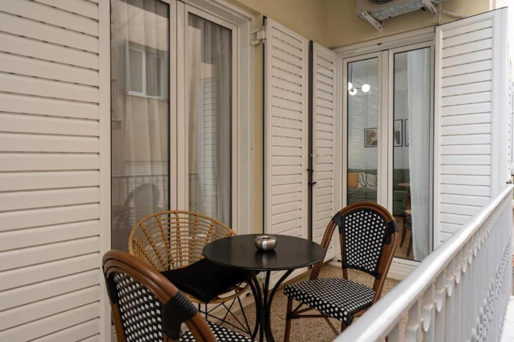 Vibrant Urban Getaway: Modern 1-Bedroom Near Bars, Parks, And Metro Αθήνα Εξωτερικό φωτογραφία