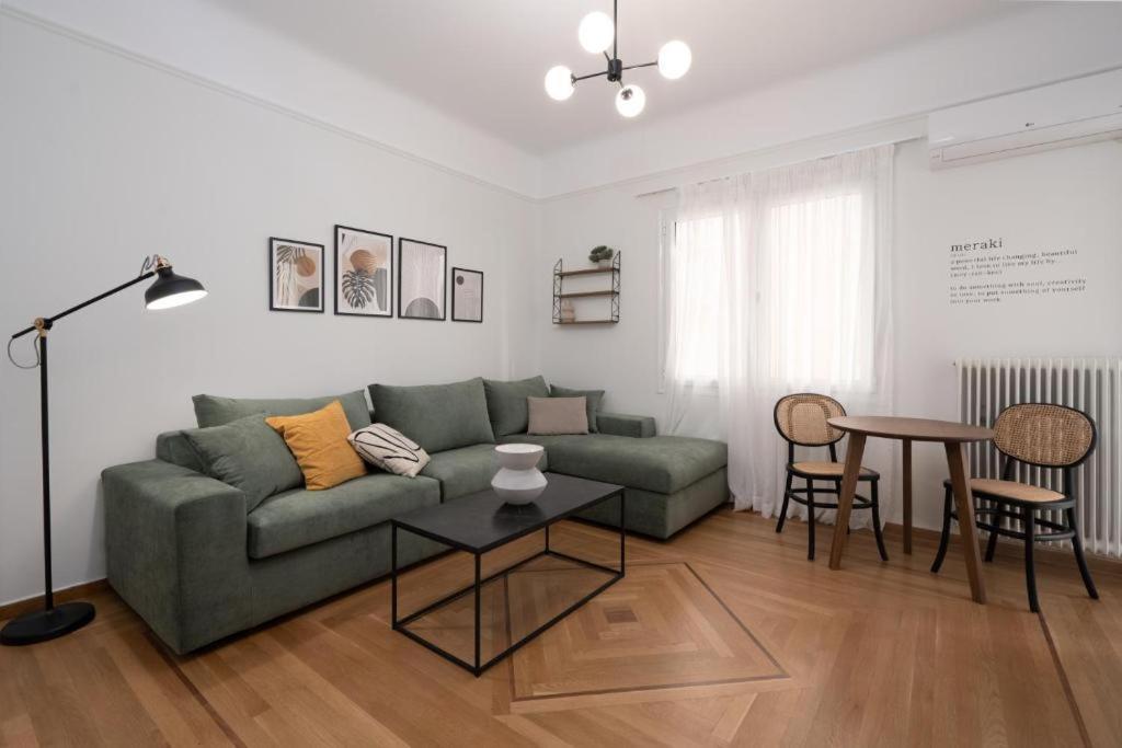 Vibrant Urban Getaway: Modern 1-Bedroom Near Bars, Parks, And Metro Αθήνα Εξωτερικό φωτογραφία