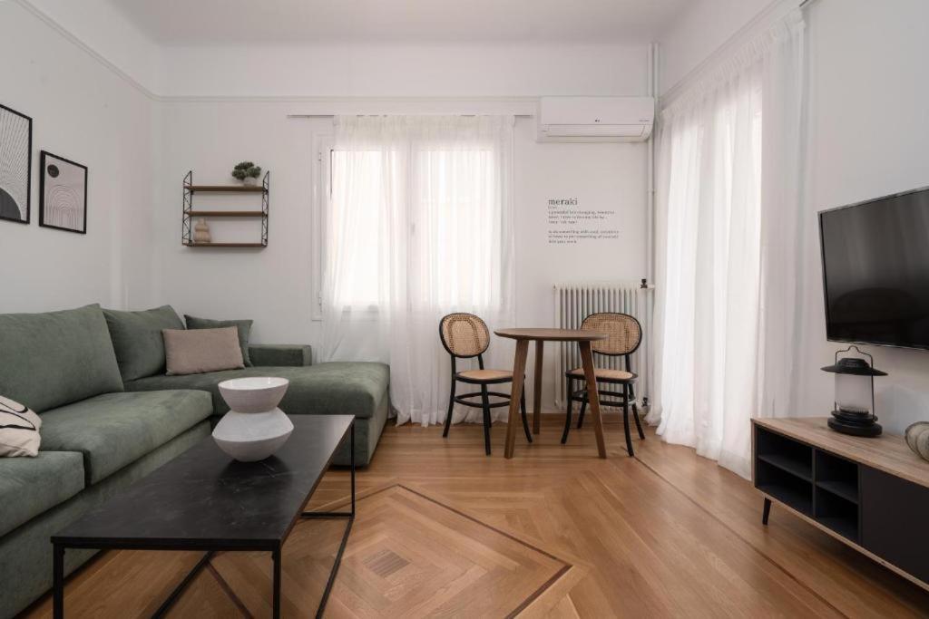 Vibrant Urban Getaway: Modern 1-Bedroom Near Bars, Parks, And Metro Αθήνα Εξωτερικό φωτογραφία